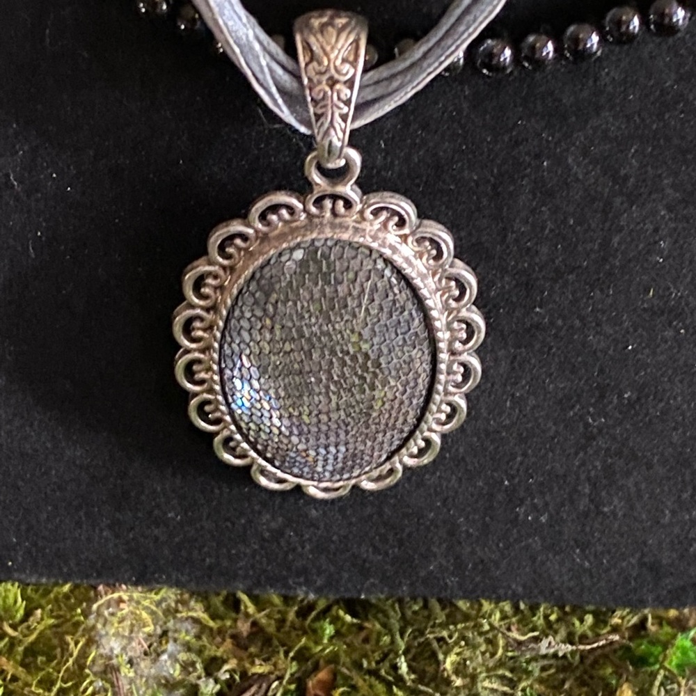 Multi Strand Bead & Ribbon With Net Pendant Neckl… - image 2